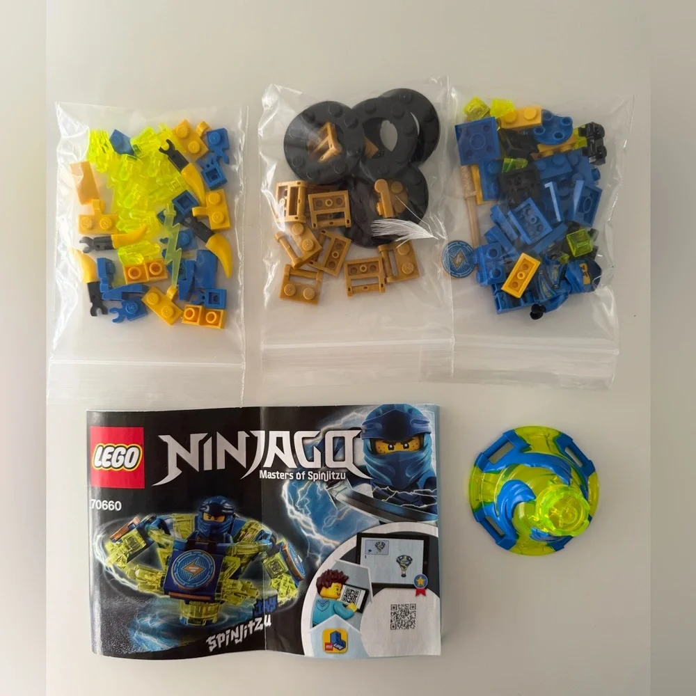LEGO NINJAGO Spinjitzu Jay #70660 (Retired Set) - Picture 2 of 10